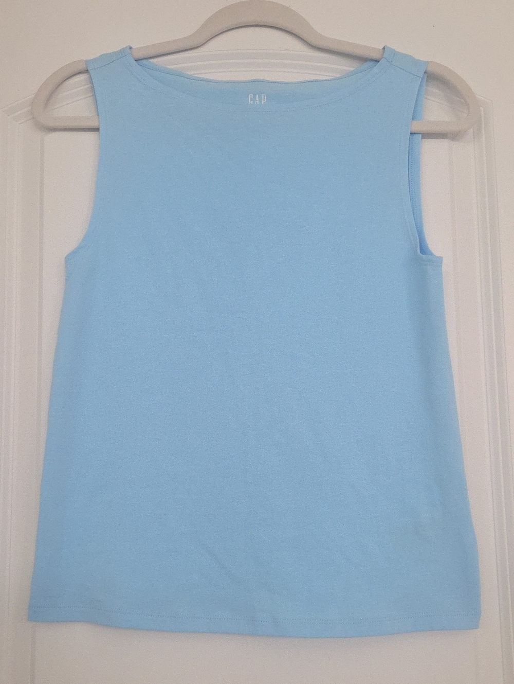 Gap Sleeveless Tee Shirt In Excellent NWOT condition. Pretty Sky Blue, Size S.